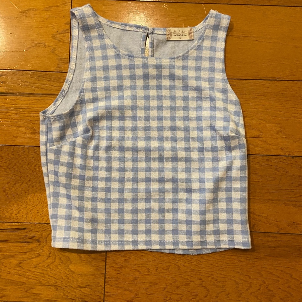 Cropped plaid top